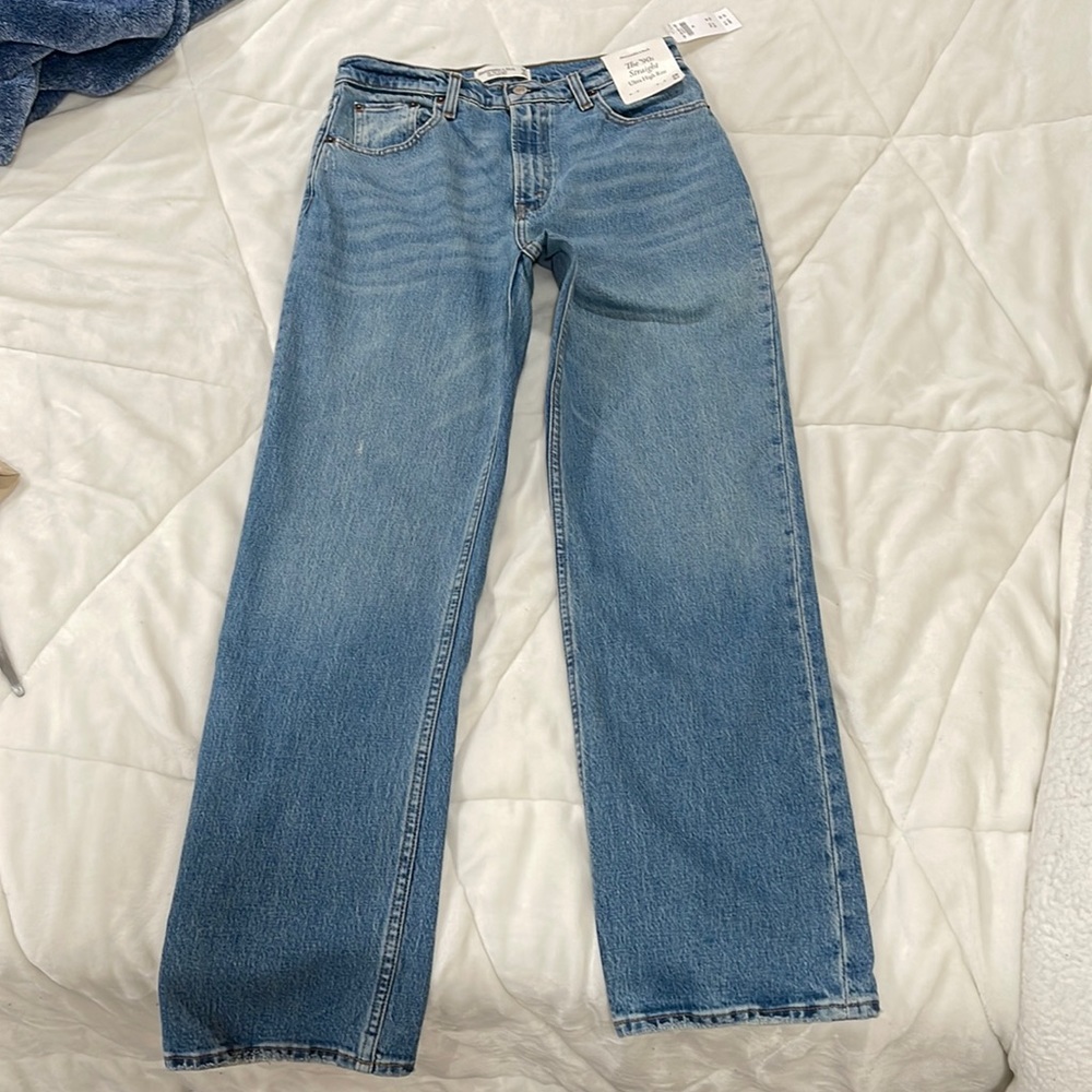 Abercrombie “the 90s straight ultra high rise”